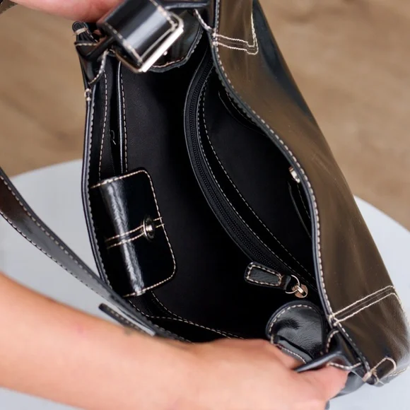 Black Purse - Picture 3 of 5